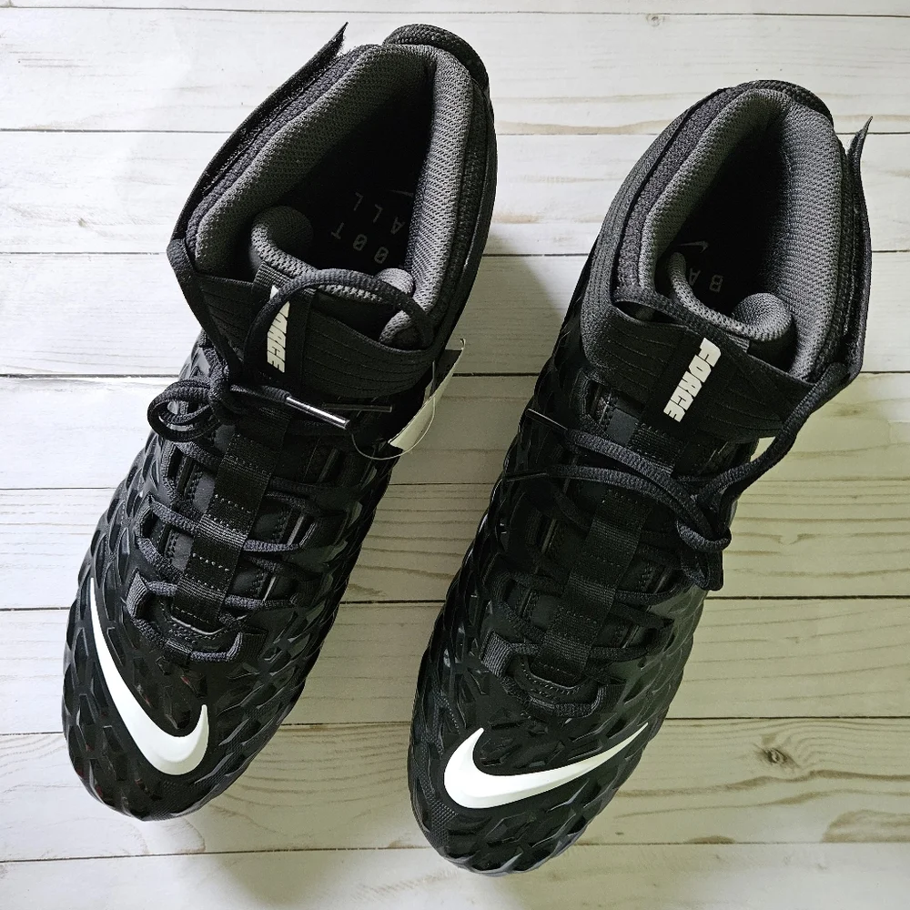 New Nike Force Savage Pro 2 Men's Size 16 Football Cleats Black White AH4000-002